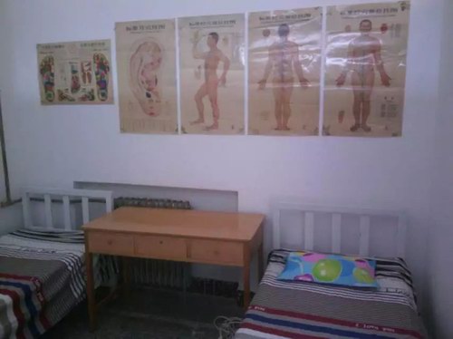 五绝指针按摩服务中心治疗室