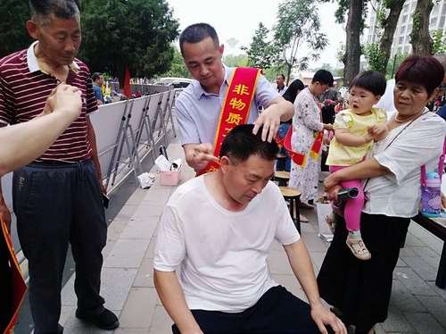 ���ָ���Ʒ������ݷ���չ�ֳ�����